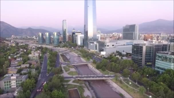 Κηφήνας εναέρια πλάνα από την πρωτεύουσα της Χιλής Σαντιάγο — Αρχείο Βίντεο