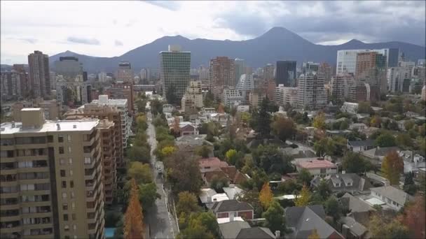 Widok z lotu ptaka Drone stolicy Chile Santiago — Wideo stockowe