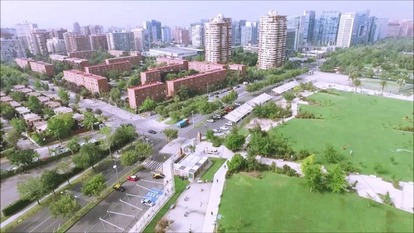 Vista aérea do parque e edifícios em Santiago, Chile — Fotografia de Stock