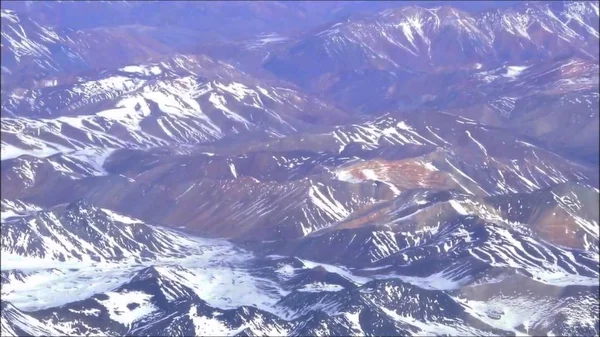 Εναέρια εικόνα του παγετώνα και των βουνών στην έρημο Ατακάμα, Χιλή — Φωτογραφία Αρχείου