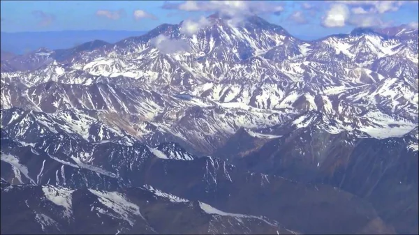 Luchtfoto van gletsjer en bergen in Atacama woestijn, Chili — Stockfoto