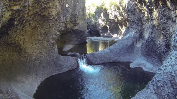 Foto aerea di un fiume e una cascata in Cile — Foto Stock