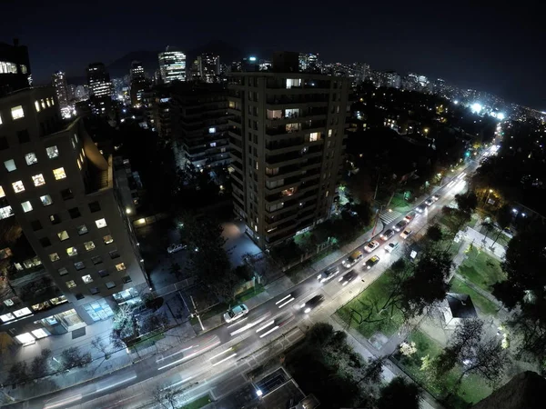 サンティアゴ, チリの夕日と都市のライトの空撮 — ストック写真