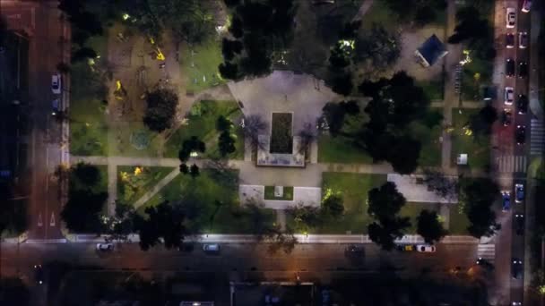 Vue aérienne du coucher du soleil et des lumières de la ville à Santiago, Chili — Video