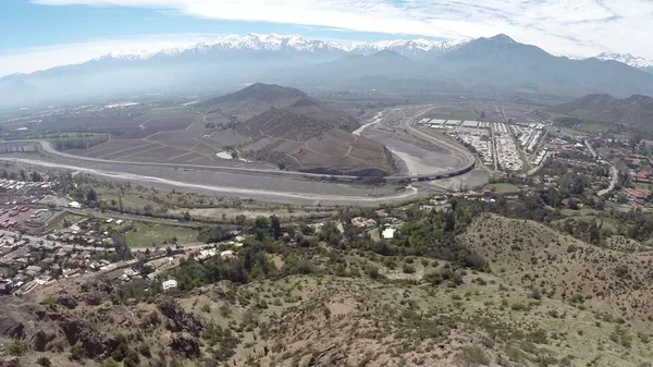 Vista aérea das montanhas e da cidade no Chile — Fotografia de Stock