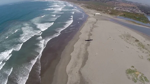Luchtfoto van een strand en stenen in Chili — Stockfoto