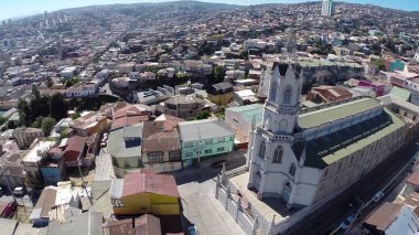 Bir kilise ve şehir http://www.Voices.No/mainissues/mi40008000288.php Şili havadan görünümü