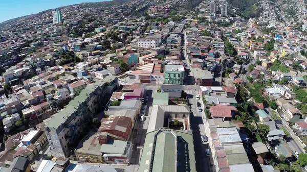 Bir kilise ve şehir http://www.Voices.No/mainissues/mi40008000288.php Şili havadan görünümü — Stok fotoğraf