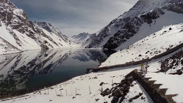 Krajobraz, góry i jeziora w Santiago, Chile — Zdjęcie stockowe