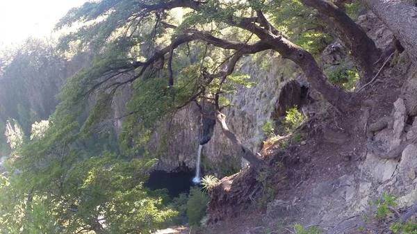 Landschaft und Wasserfall in Chile — Stockfoto