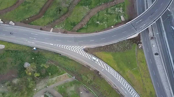 Santiago, Şili'deki bir park, binalar, yollar ve şehir manzara hava resmi