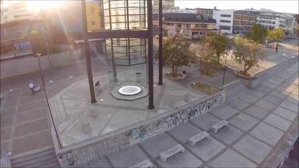 Luchtfoto van het platform en cityin Chili — Stockvideo
