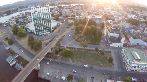 Vue aérienne des gratte-ciel et de la ville au Chili — Video