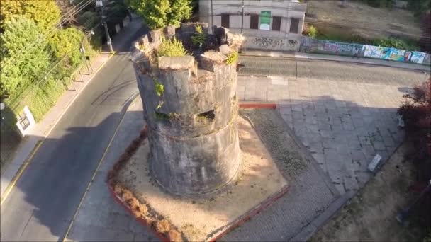 Вид с воздуха на разрушенный замок в Чили — стоковое видео