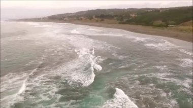 Bir plaj ve dalga Santiago, Şili için havadan görünümü