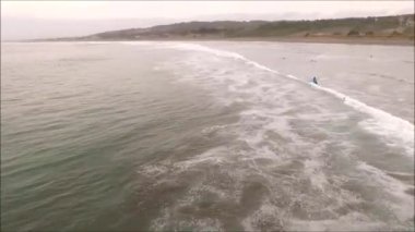 Bir plaj ve dalga Santiago, Şili için havadan görünümü