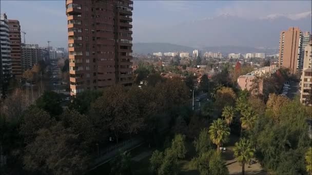 Çeşme bir park http://www.Voices.No/mainissues/mi40008000288.php Şili havadan görünümü — Stok video