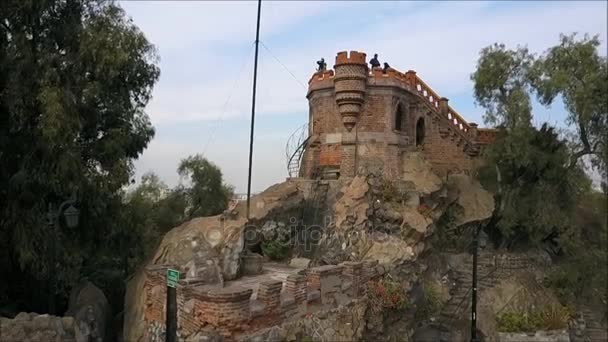 Vista aérea en la colina de Santa Lucía en Santiago Chile — Vídeo de stock