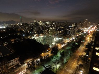 Sunset ve gece ışıkları Santiago, Şili