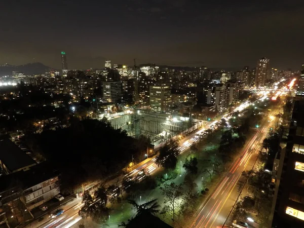 Zonsondergang en nachtverlichting in Santiago, Chili — Stockfoto