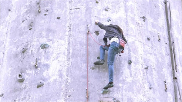 Veduta aerea della struttura in cemento armato di arrampicata su roccia a Santiago, Cile — Foto Stock