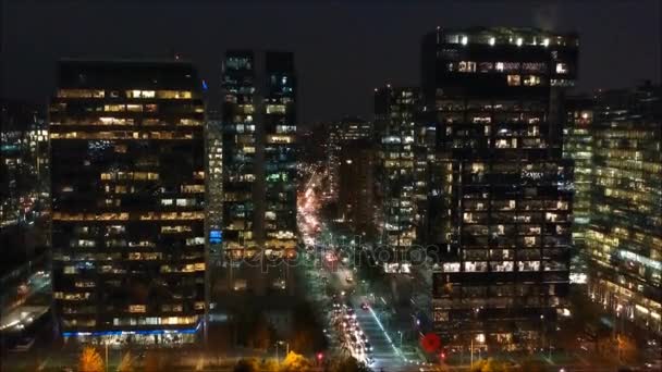在圣地亚哥，智利城市夜间灯光的鸟瞰图 — 图库视频影像