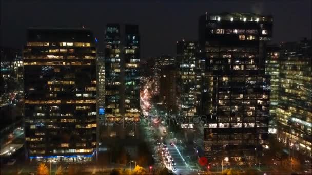 Letecký pohled na město noční světla v Santiagu, Chile — Stock video