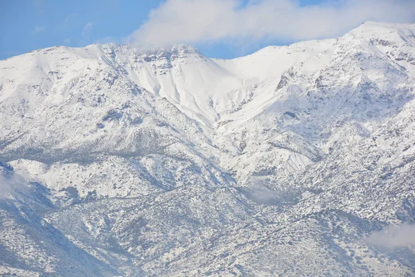 Snø på en høyde i Santiago, Chile – stockfoto