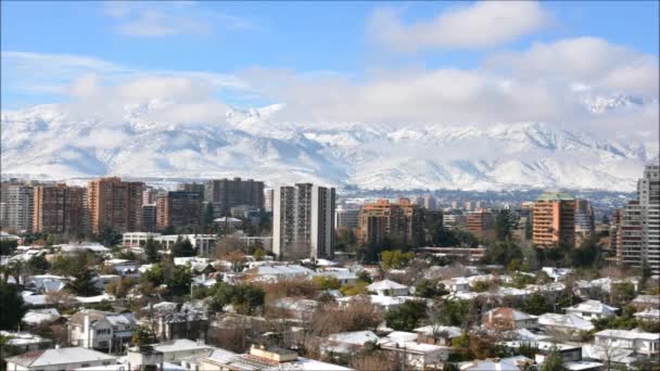 在智利圣地亚哥山雪后的鸟瞰图 — 图库视频影像