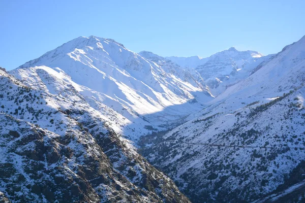 Snöflingor på en skidort i Santiago, Chile — Stockfoto