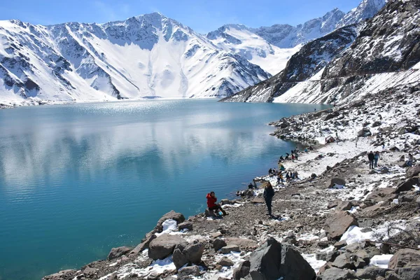 Landscape of mountain snow and lagoon in Chile — Stock Photo, Image