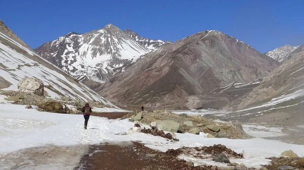 景观的山雪在圣地亚哥，智利 — 图库照片