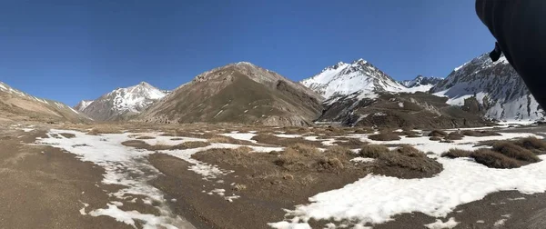 景观的山雪在圣地亚哥，智利 — 图库照片