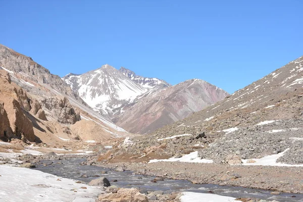 Landskap av berg snö i Santiago, Chile — Stockfoto