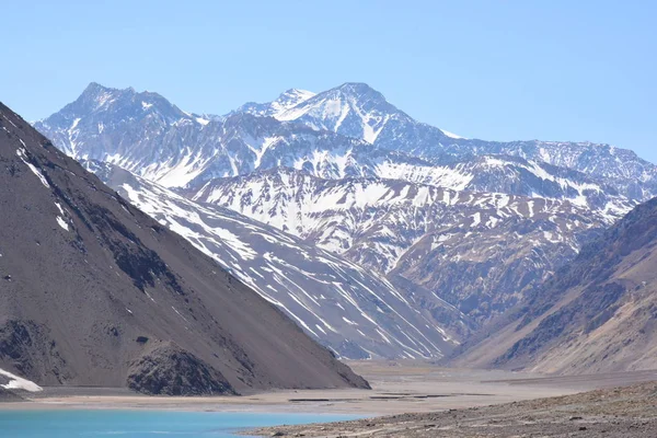 dağ kar ve lagün Santiago, Şili için peyzaj
