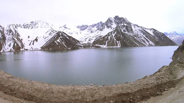 dağ kar ve lagün Santiago, Şili için peyzaj