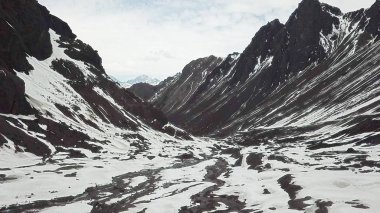 Dağ kar ve Santiago, Şili için vadi peyzaj