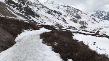 Dağ kar ve Santiago, Şili için vadi peyzaj