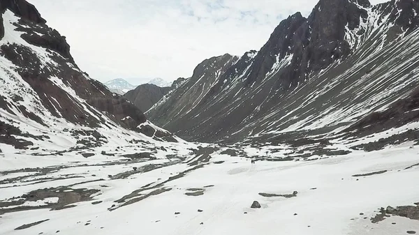 Dağ kar ve Santiago, Şili için vadi peyzaj