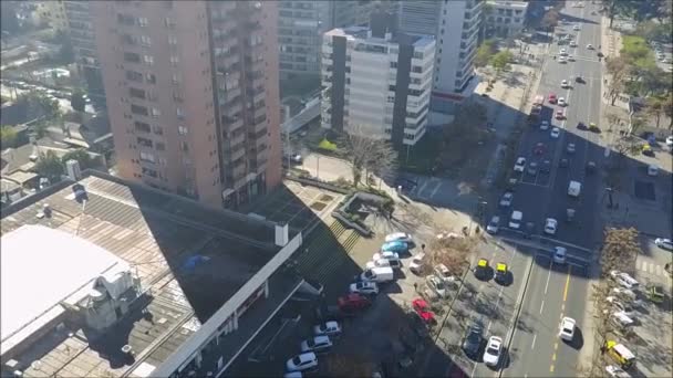 Вид с воздуха на город Сантьяго в Чили — стоковое видео