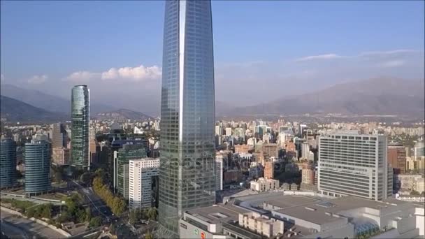 Vista aérea de la ciudad de Santiago en Chile — Vídeos de Stock