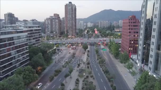 Vista aérea de arranha-céus em Santiago, Chile — Vídeo de Stock