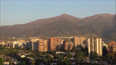  Peyzaj ve Chile Santiago şehir içinde gökdelenler