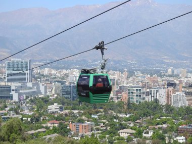 Santiago, Şili için teleferik yolculuğu