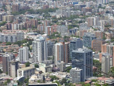 Santiago, Şili'deki skycrapers havadan görünümü