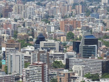 Santiago, Şili'deki skycrapers havadan görünümü