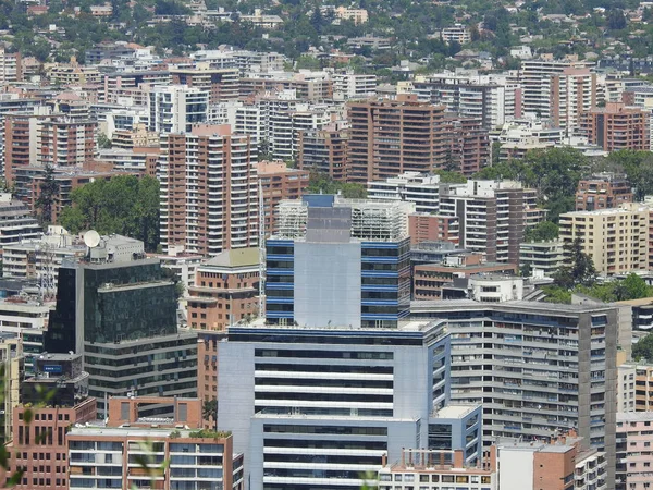 Letecký pohled na skycrapers v Santiagu, Chile — Stock fotografie