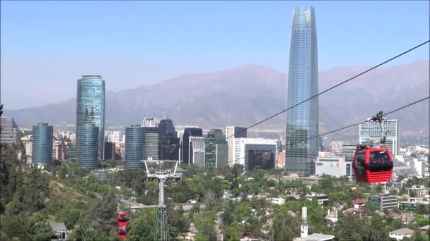 Balade en téléphérique en Santiago, le Chili — Video