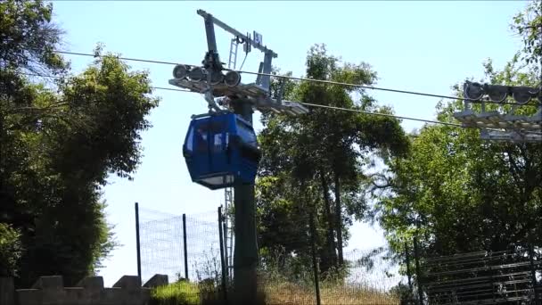 サンティアゴ, チリのケーブルカーに乗る — ストック動画