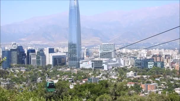 Przejazd kolejką linową w Santiago, Chile — Wideo stockowe